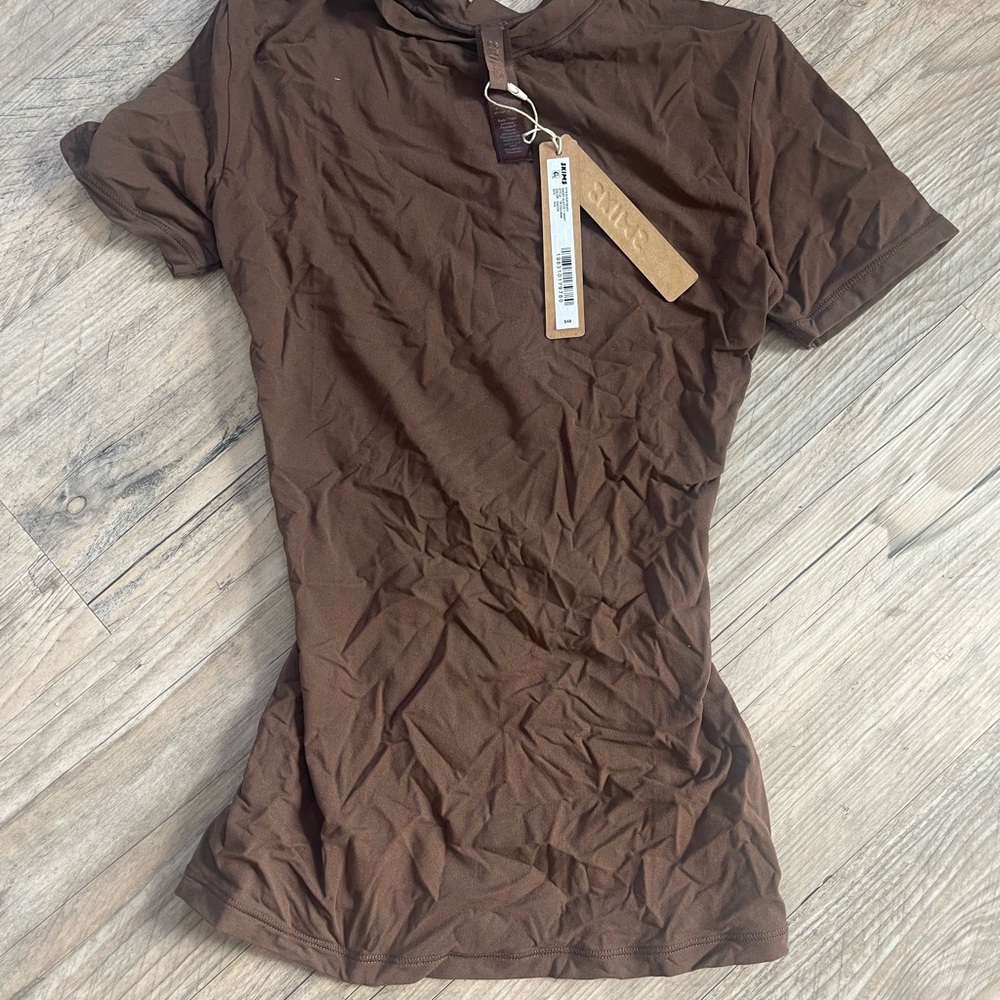 Skims Fits Everybody Short Sleeve T-Shirt in Cocoa, XXS